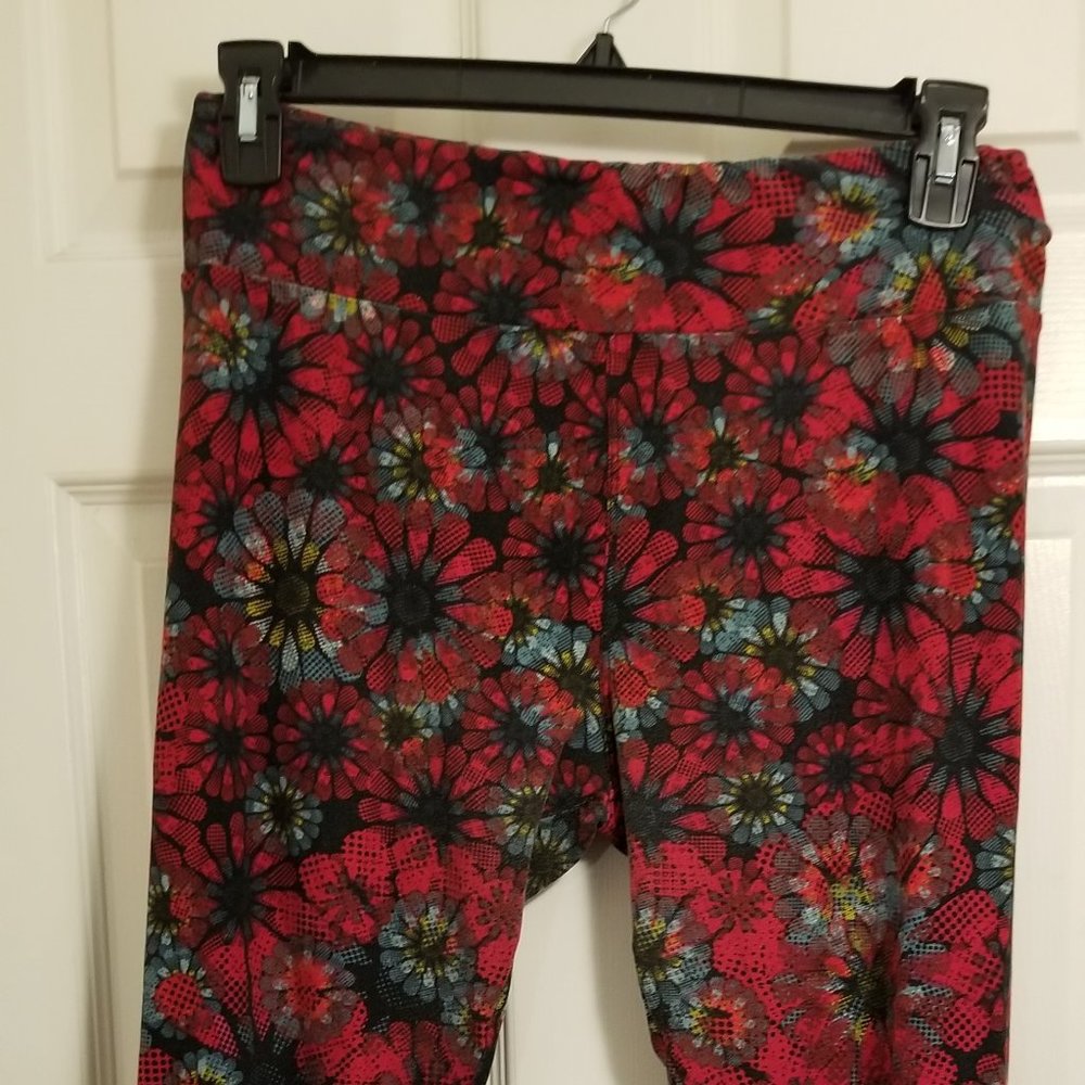 LuLaRoe Tall & Curvey Leggings - NWOT